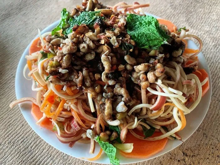 Gỏi nhộng ong rừng U Minh, tinh túy của rừng già