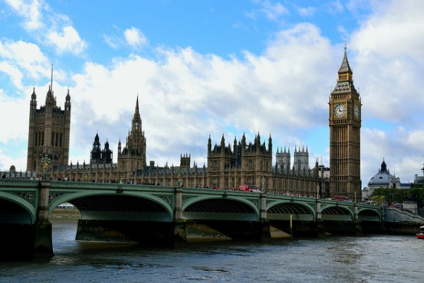 tháp đồng hồ Big Ben