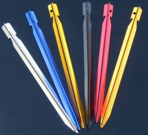 Hình ảnh vật dụng cấm mang lên máy bay mà bạn chưa biết
