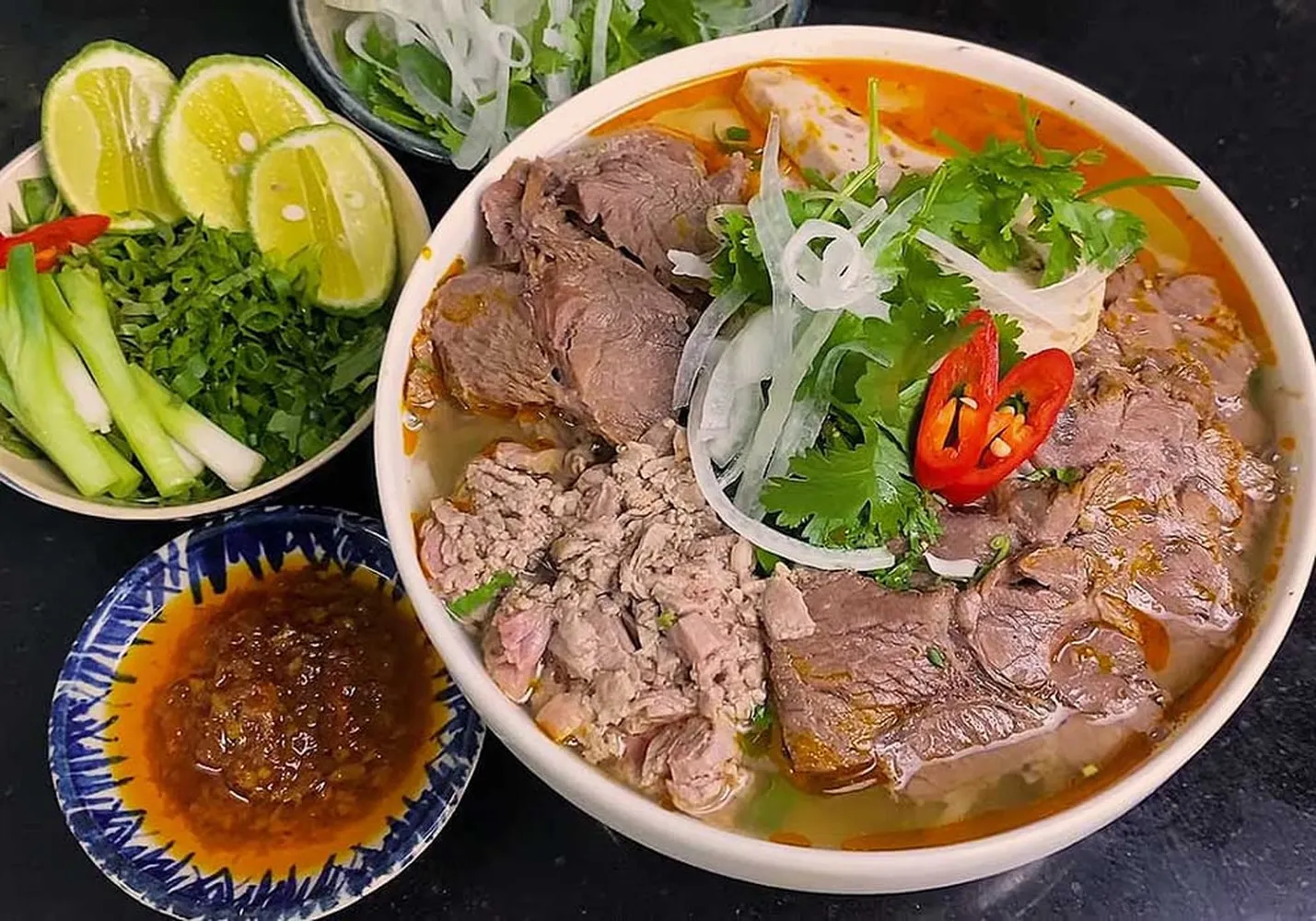 Bún bò Huế được mệnh danh là đặc sản quốc dân