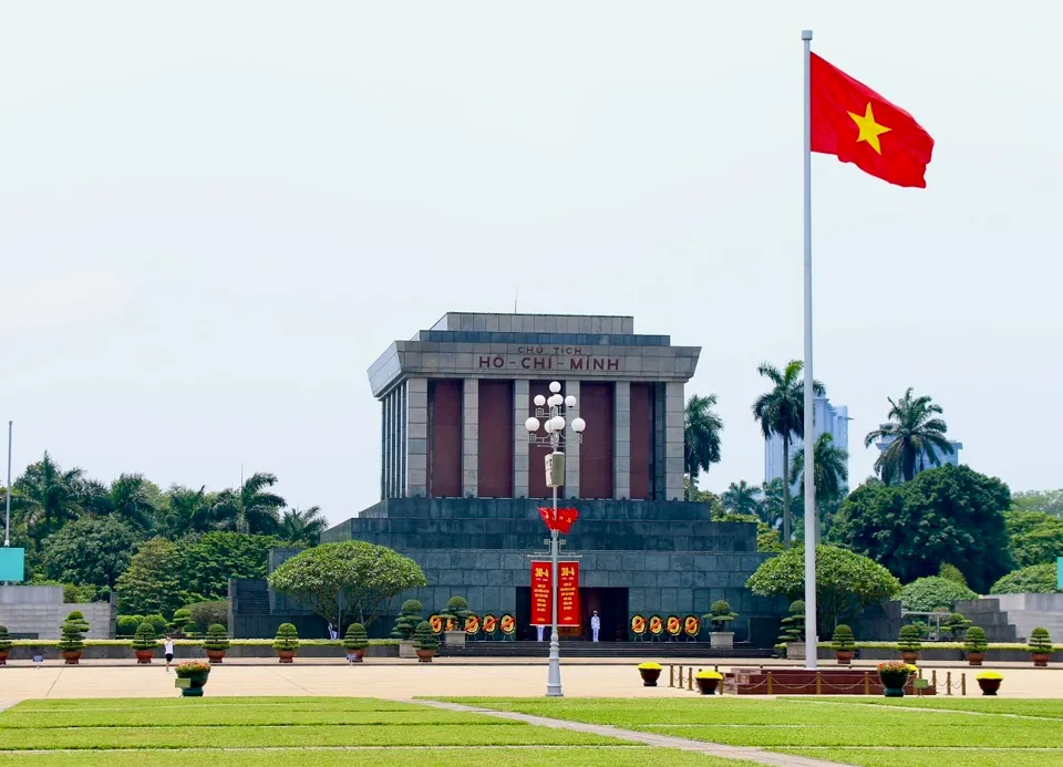 Lăng Chủ tịch Hồ Chí Minh - Tượng đài vĩ đại của dân tộc Việt Nam