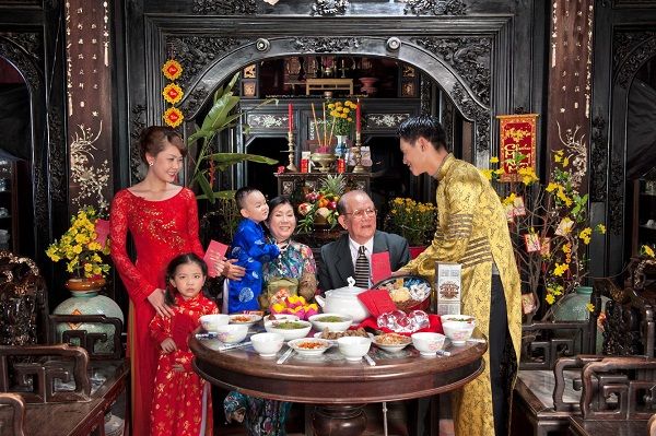 Tết Nguyên đán là ngày giao hòa giữa trời đất, con người và thần linh