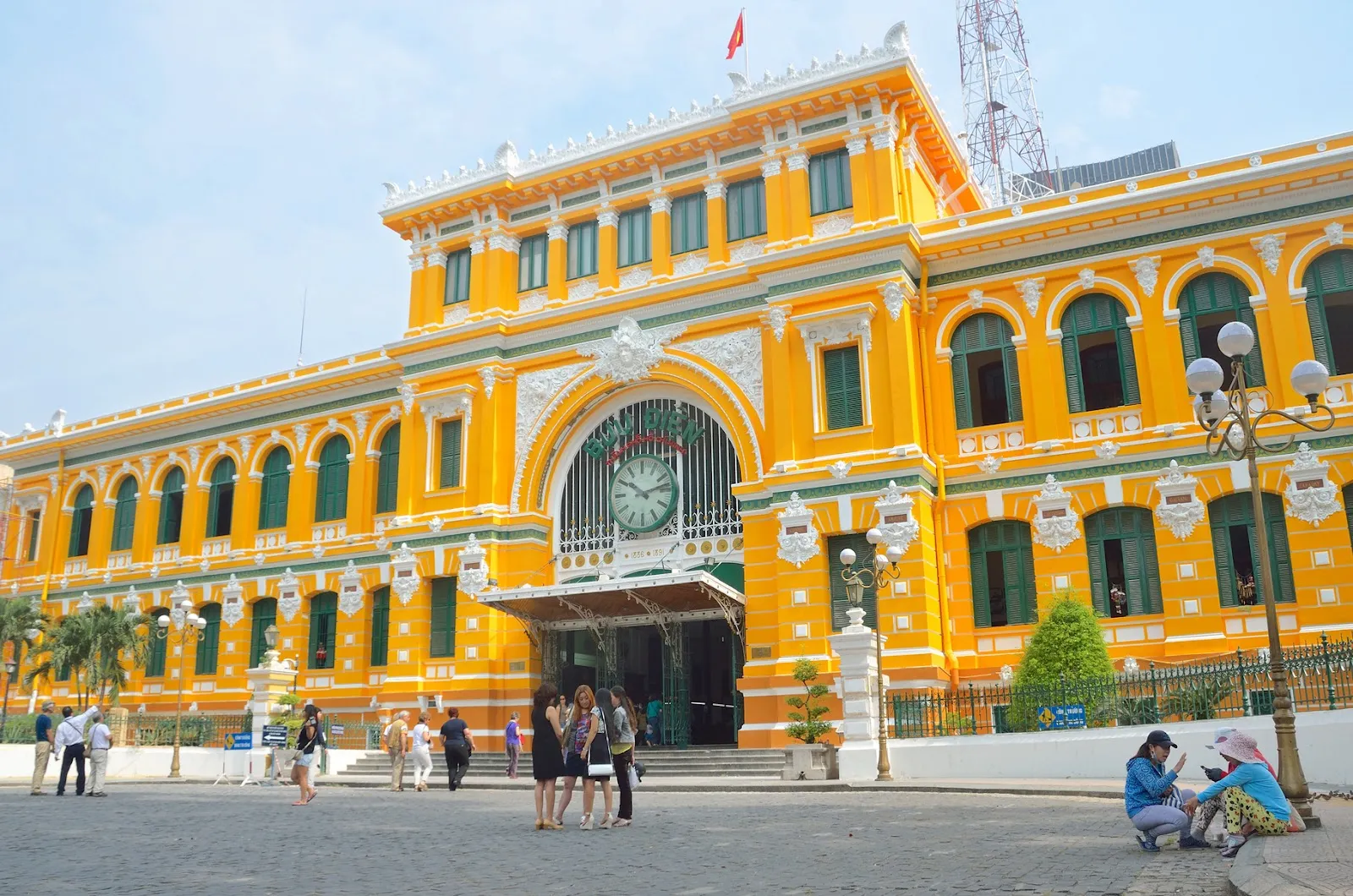 Bưu điện trung tâm thành phố - điểm đến không thể bỏ qua khi du lịch Sài Gòn