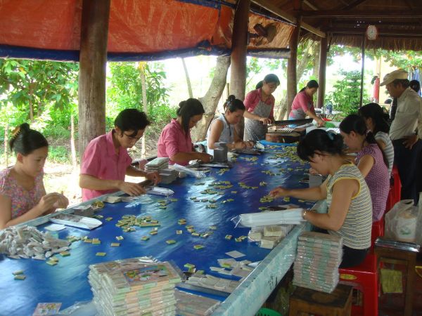 Xưởng làm kẹo dừa