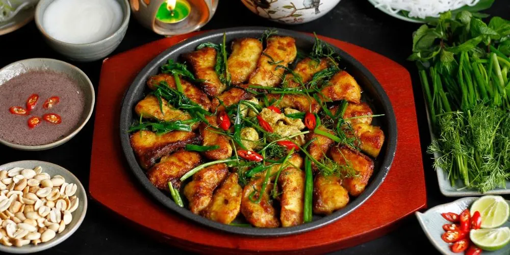 Thưởng thức chả cá Lã Vọng thơm nức mũi
