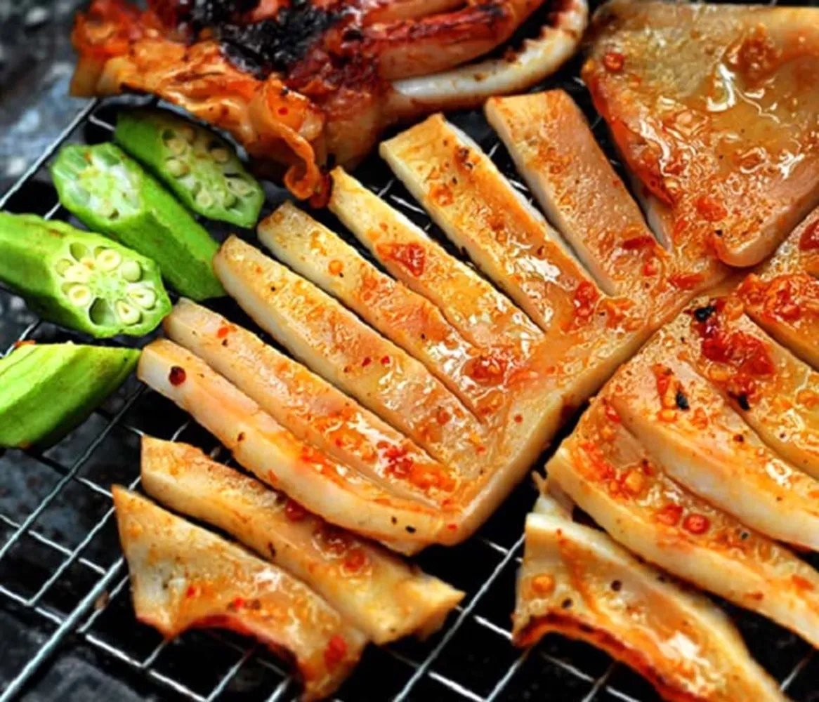 Mực một nắng được nhiều du khách lựa chọn mua làm quà khi đến Đà Nẵng
