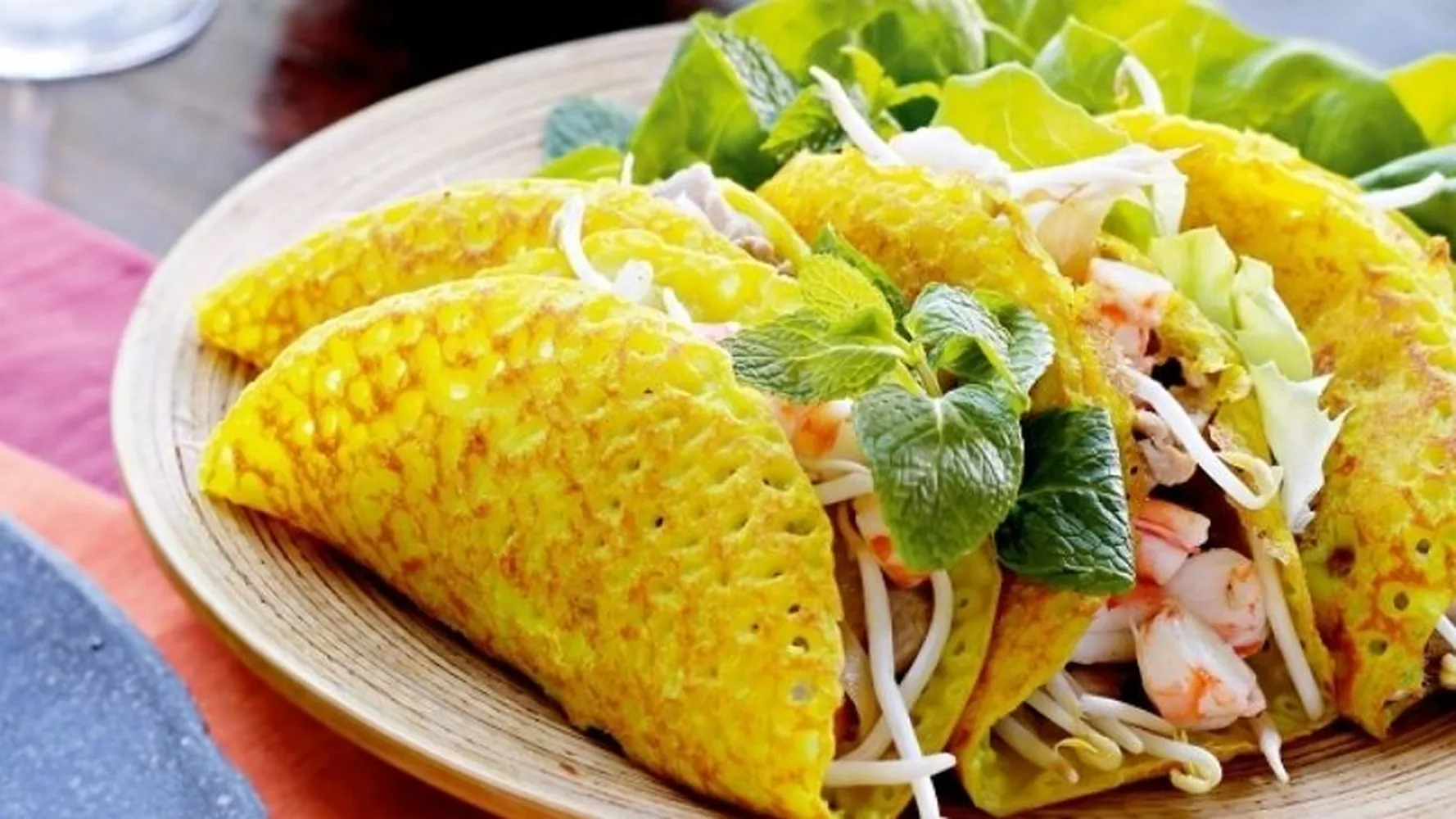 Bánh khoái là một trong những đặc sản không thể bỏ qua tại Đồng Hới