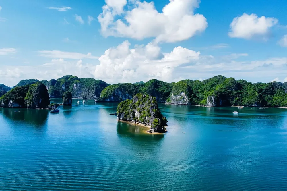 Vịnh Lan Hạ vẫn còn giữ được vẻ đẹp hoang sơ