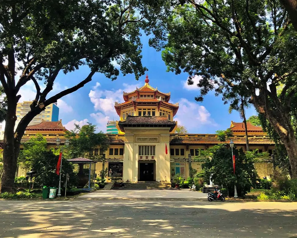 Tham quan các khu di tích góp phần làm chuyến đi thêm trọn vẹn hơn