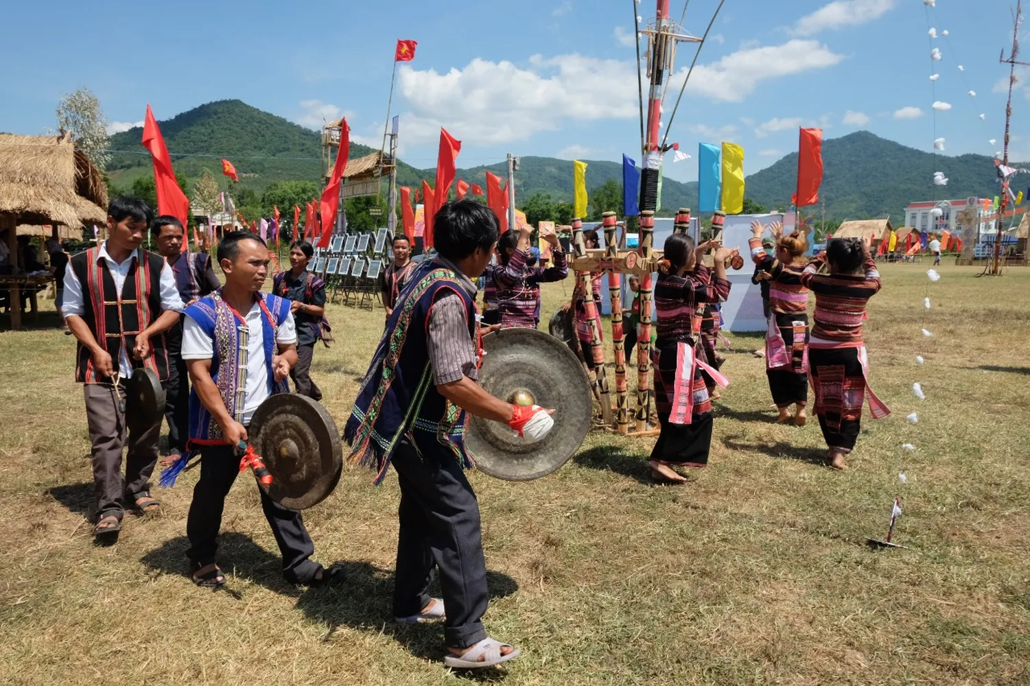 Khám phá văn hóa Ba Na giúp chuyến đi của bạn thêm phần ý nghĩa hơn