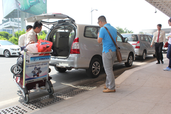 Thuê xe đưa đón sân bay Tân Sơn Nhất