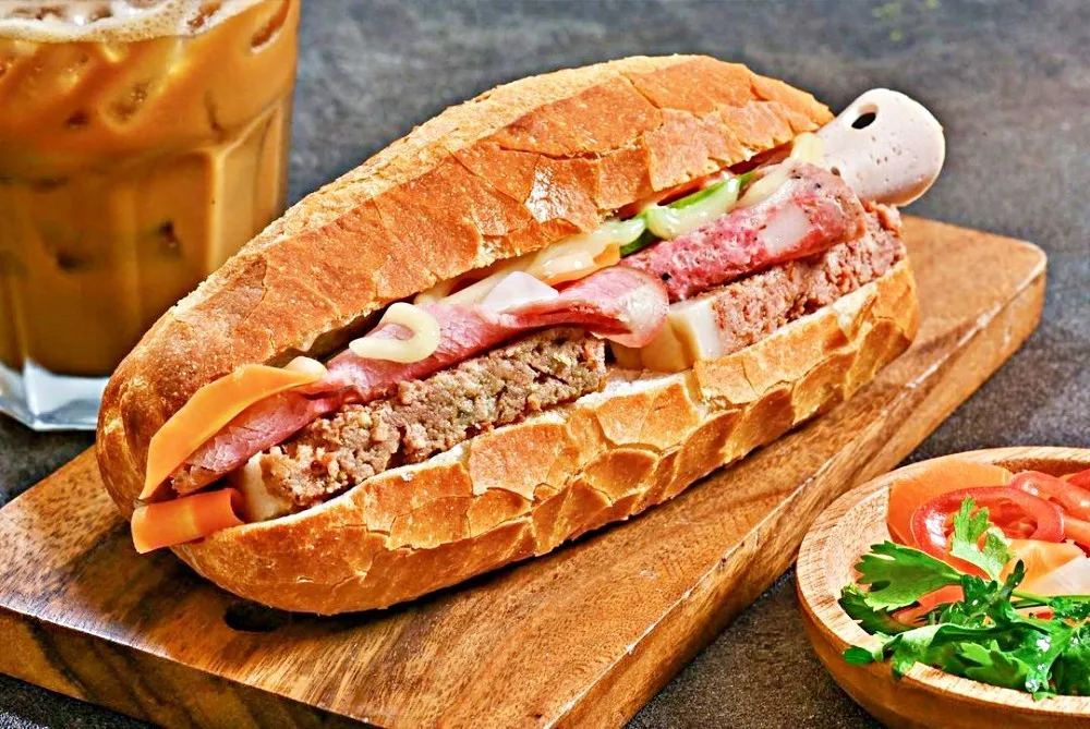 Ẩm thực đường phố quen thuộc với mỗi người dân Việt Nam