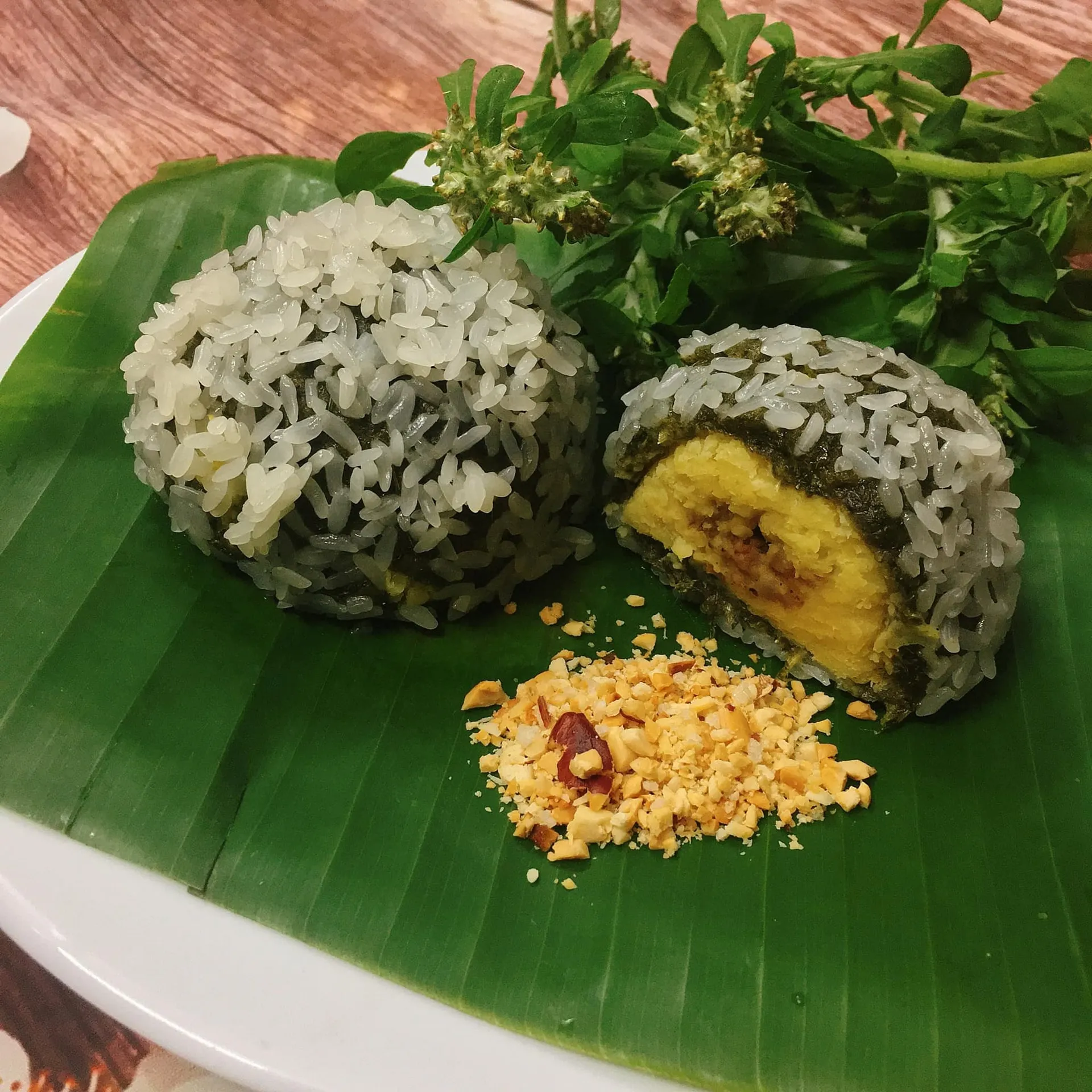 Món ăn đường phố quen thuộc của mỗi người con Hà Nội
