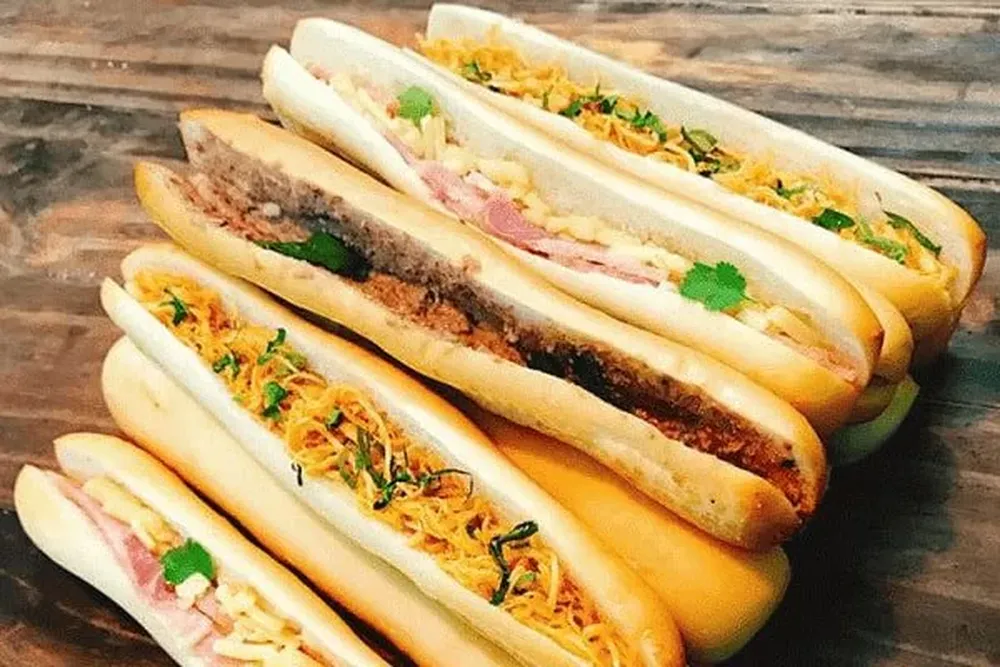 Bánh mì que tuy đơn giản nhưng lại rất bắt vị