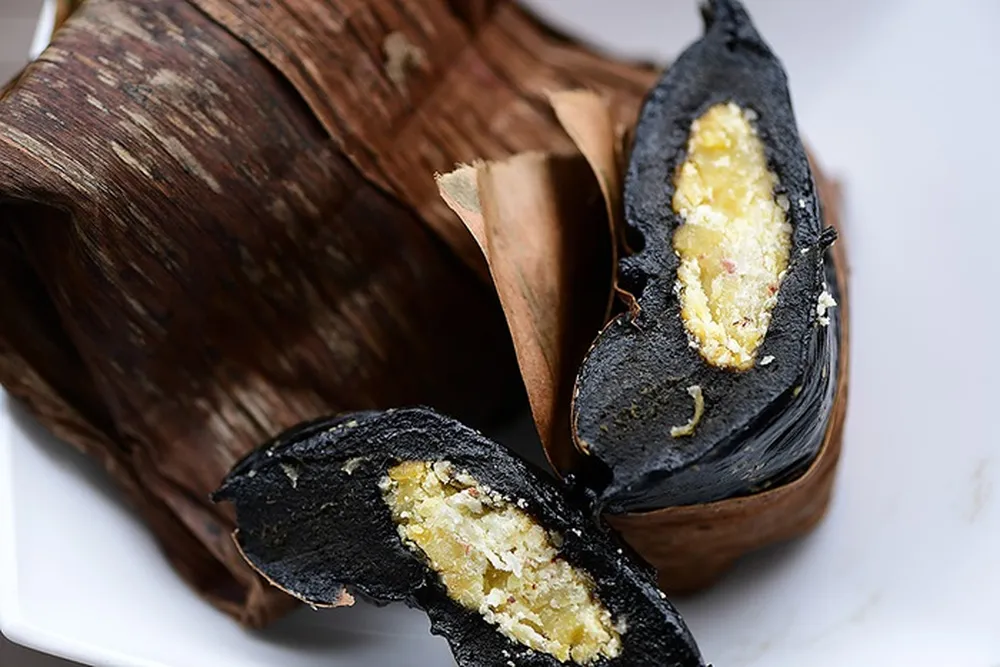 Bánh gai là đặc sản truyền thống ở làng Tứ Trụ