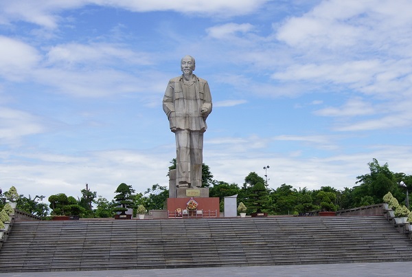 Hành khách nên tranh thủ đặt mua vé máy bay từ sớm để tiết kiệm chi phí