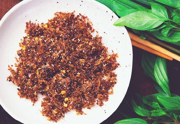 Muối kiến vàng