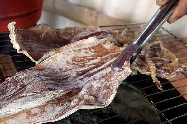 Mực khô Cát Bà