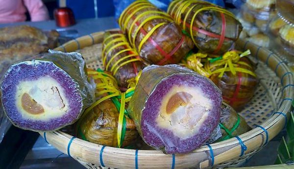 Ẩm thực Cần Thơ - Bánh tét lá cẩm