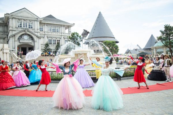 Lễ hội mùa xuân trên đỉnh Bà Nà Hills