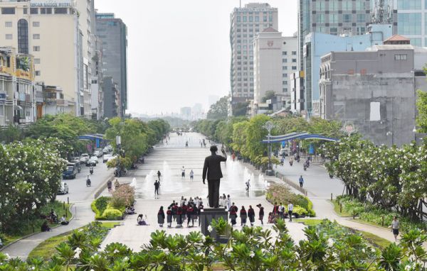 Phố đi bộ Nguyễn Huệ