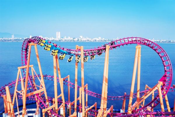 Thử sức bằng các trò chơi mạo hiểm tại Công viên Asia Park