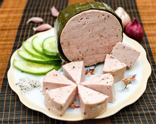 Giò lụa không thể thiếu trong dịp Tết