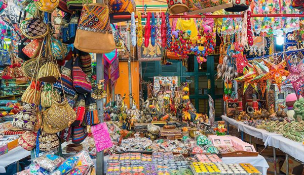 Quà lưu niệm Nha Trang với đủ mẫu mã bắt mắt