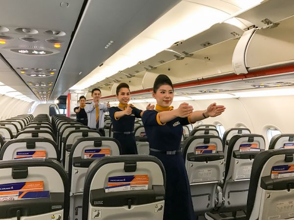 Các tiếp viên của Pacific Airlines với hình ảnh đồng phục hoàn toàn mới.