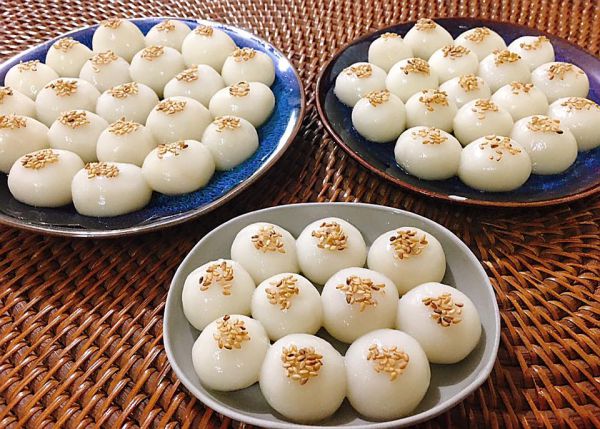 Bánh trôi, bánh chay không thể thiếu trong ngày Tết Hàn thực của người Việt