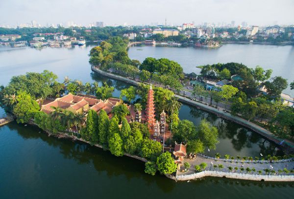 Địa điểm chơi Tết Nguyên đán ở Hà Nội - Chùa Trấn Quốc