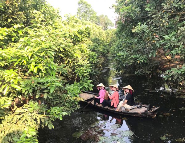 Trải nghiệm chèo xuồng tham quan Cồn Sơn