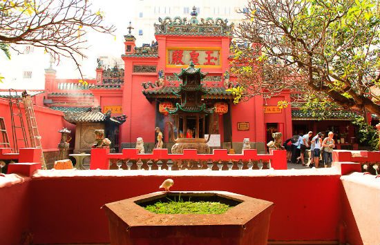 địa điểm chơi Tết Nguyên Đán ở Sài Gòn - Chùa Ngọc Hoàng