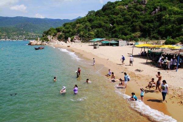 Du lịch biển Ninh Chữ