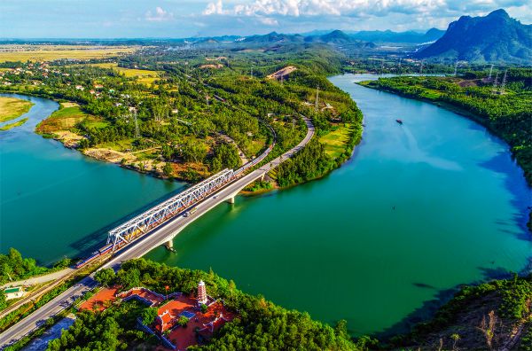 Di chuyển bằng tàu hỏa đến Quảng Bình