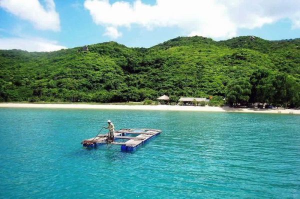 Vẻ đẹp bình yên của Vịnh Ninh Vân