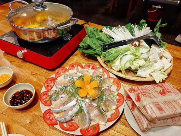 Lẩu cá tầm - món ăn đặc sản của Đà Lạt