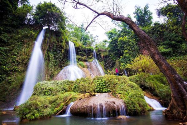 Khu du lịch sinh thái Thác Dải Yếm Mộc Châu Sơn La