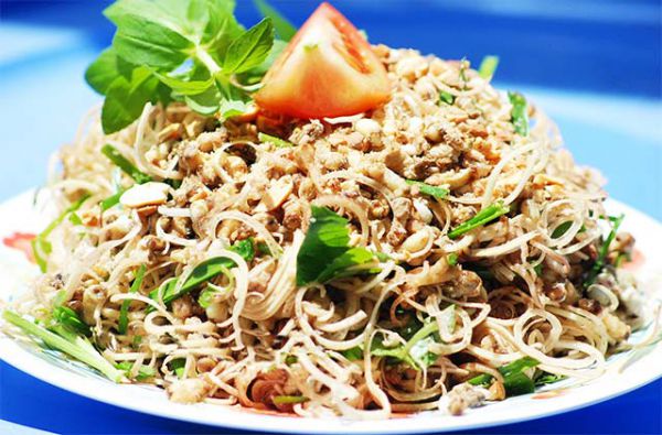 Gỏi nhộng ong U Minh Hạ