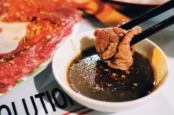 Lẩu bò nhúng mắm ruốc