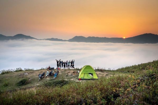 Bạn có thể dựng lều ngủ qua đêm khi du lịch Mù Cang Chải