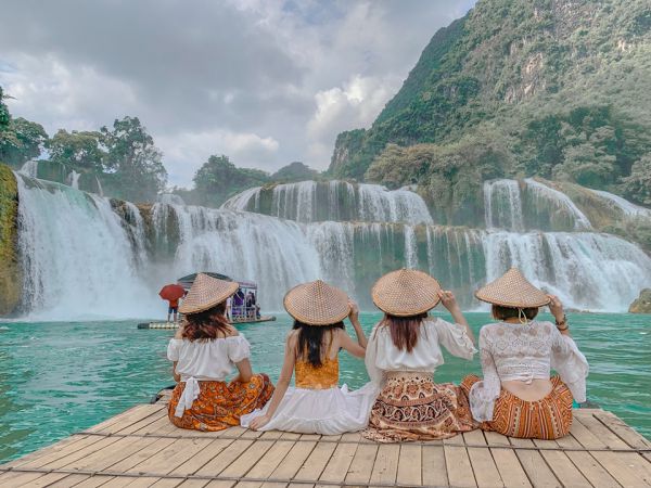 Bản Giốc rất hấp dẫn du khách trong và ngoài nước