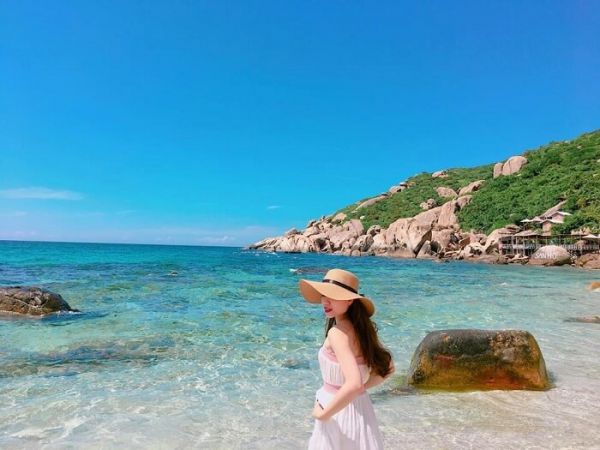 Thỏa sức tạo dáng chụp ảnh tại biển Ninh Vân