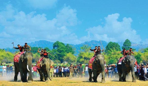 Trải nghiệm cưỡi voi ở Tây Nguyên