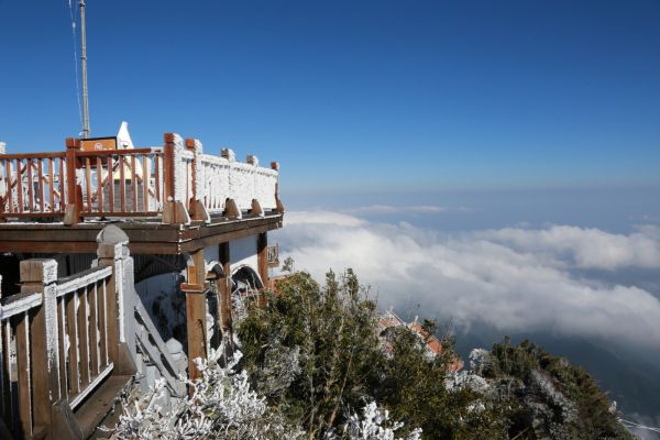 Tuyết rơi trên đỉnh Fansipan - Sapa, Lào Cai vào tháng 1