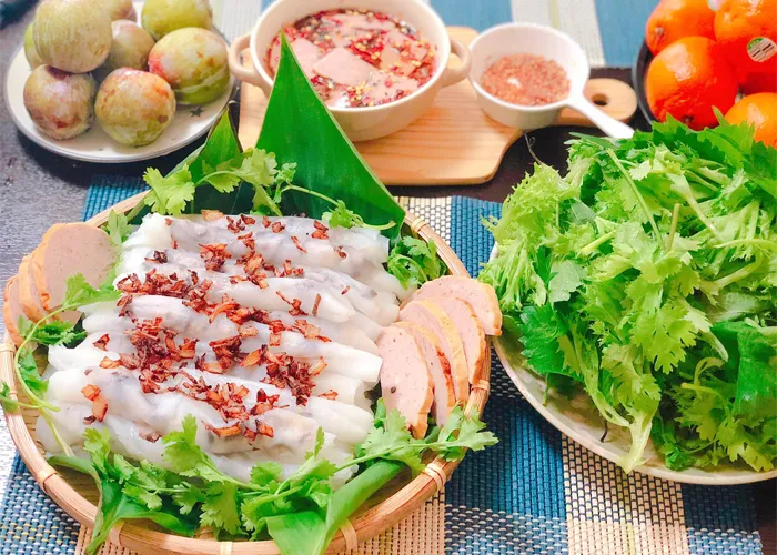 Bánh cuốn là món ăn quen thuộc mỗi buổi sáng của người Thanh Hóa