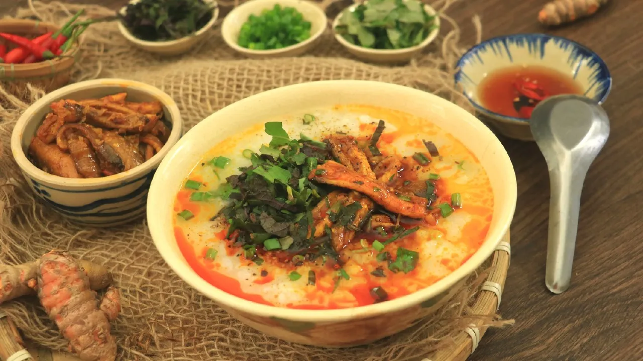 Món cháo lươn thơm lừng với hương vị đặc trưng