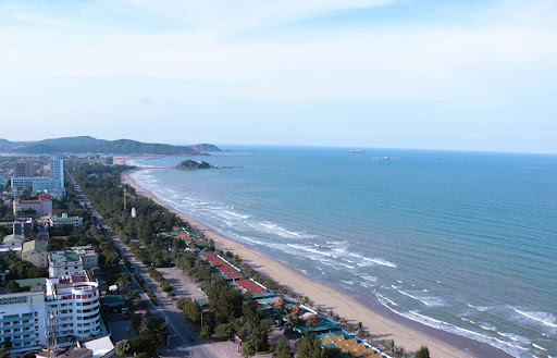 Đặt vé máy bay Quy Nhơn đi Vinh tắm biển Cửa Lò