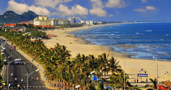 Vẻ đẹp thơ mộng, quyến rũ của biển Mỹ Khê