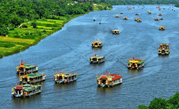 Điện Hòn Chén